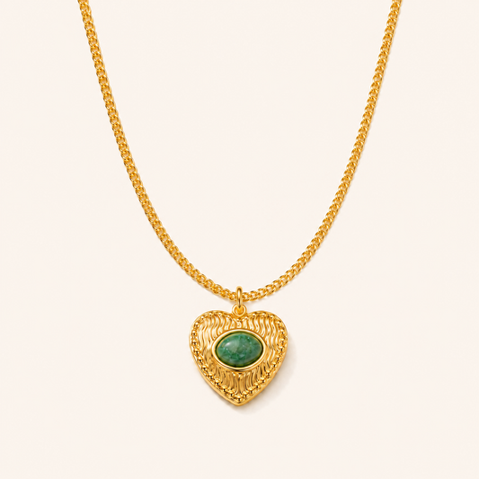 Smara Exquisite Heart Shaped Necklace