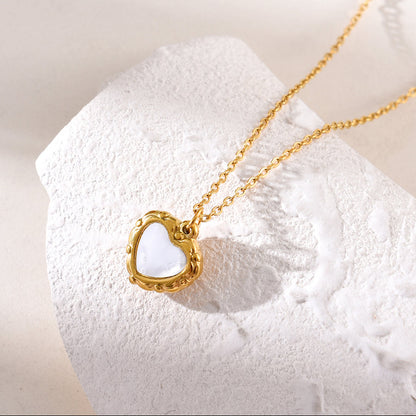 Smara Shell Heart Necklace