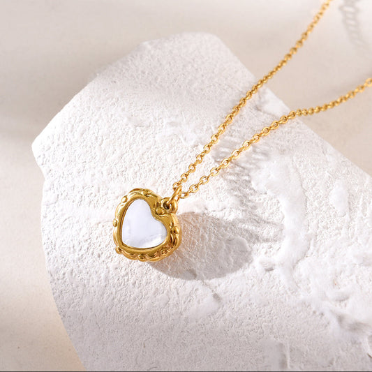 Smara Shell Heart Necklace