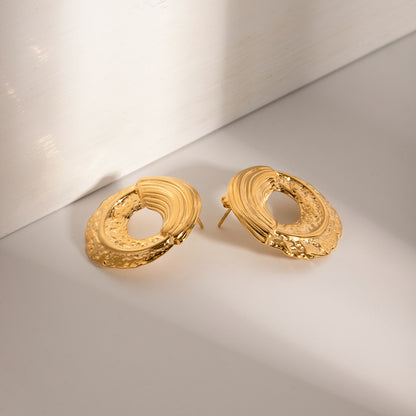 Smara Round Pleated Hammered Stud Earrings