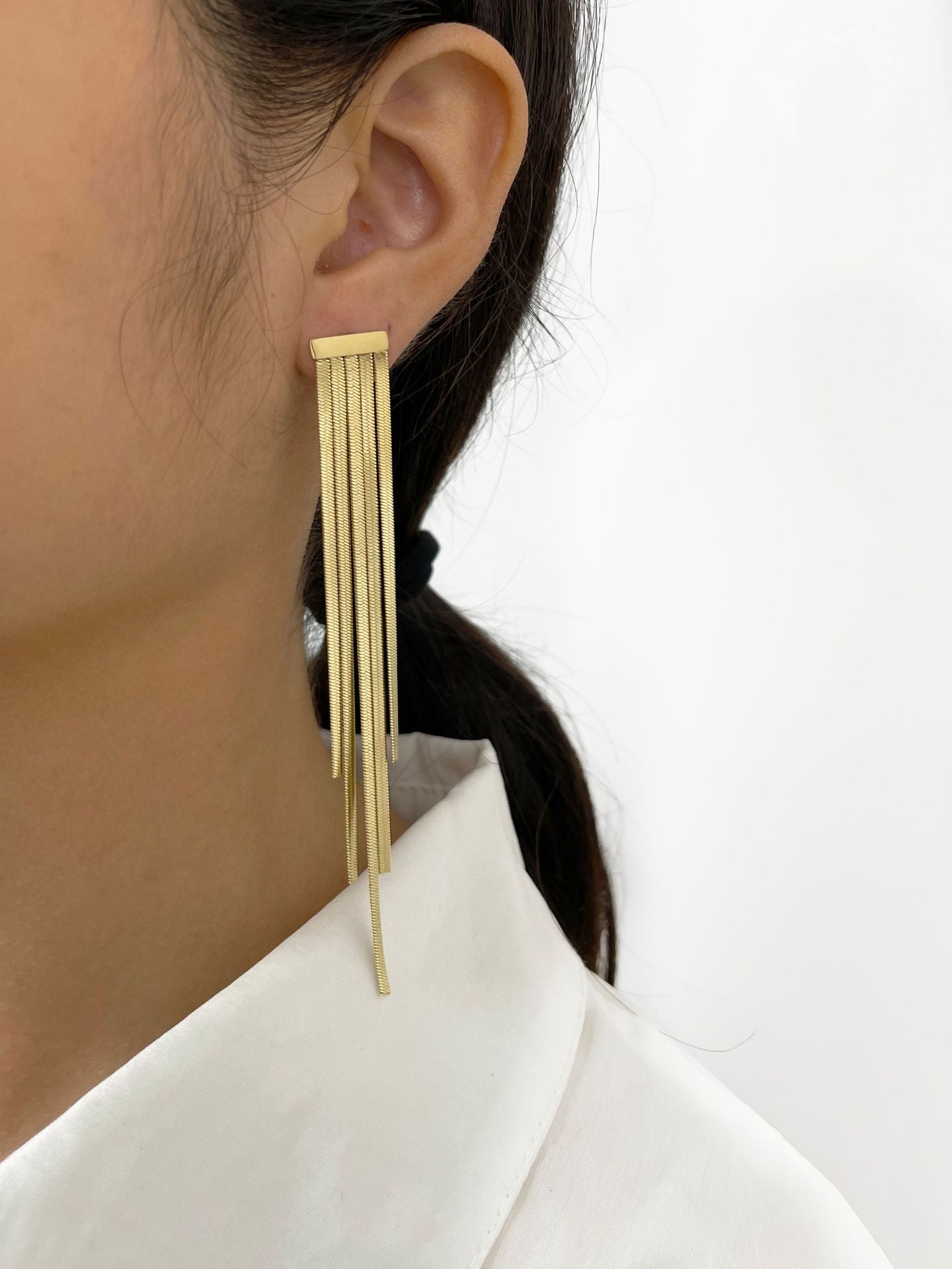 Smara Bold Chain Tassel Earrings