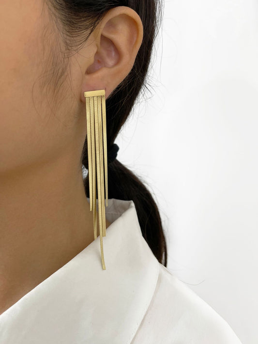 Smara Bold Chain Tassel Earrings