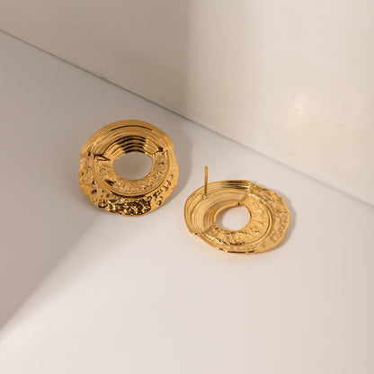 Smara Round Pleated Hammered Stud Earrings