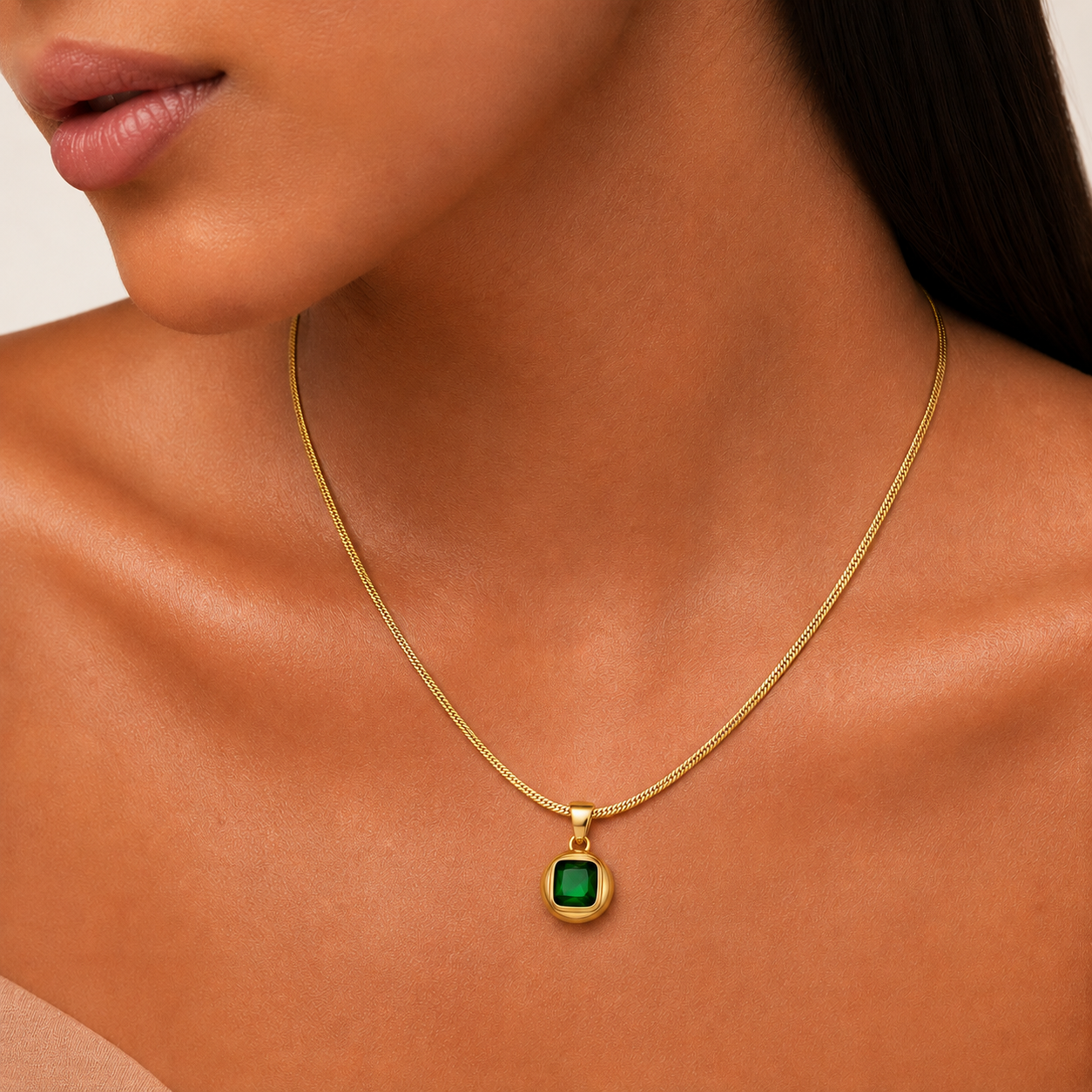 Regal Emerald Green Necklace