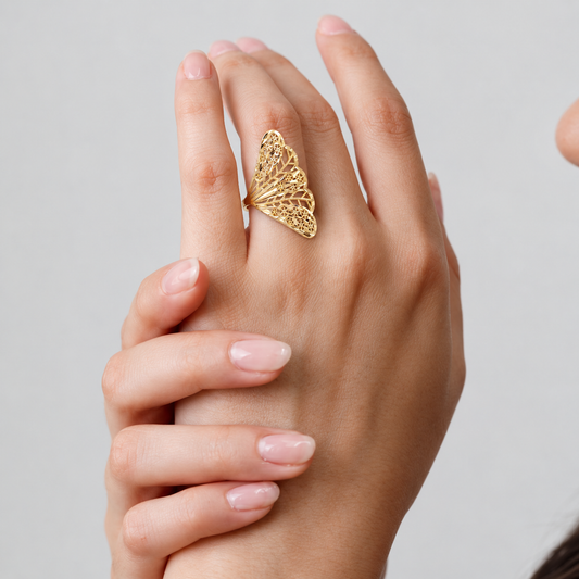 Smara Hollow Wings Adjustable Ring