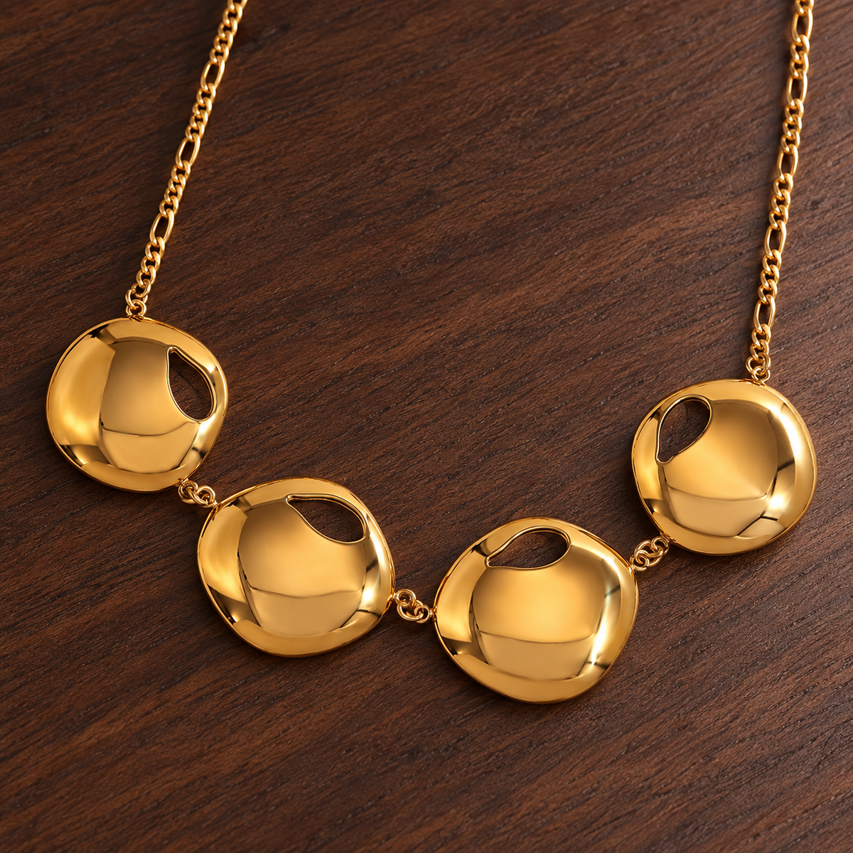 Smara Royal Gold Plated Notched Round Necklace