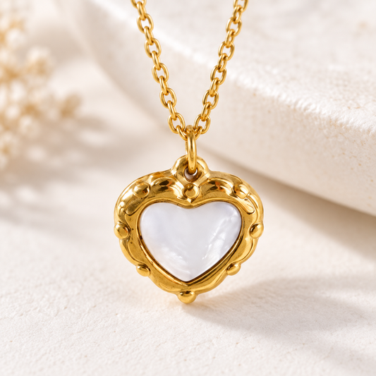 Smara Shell Heart Necklace