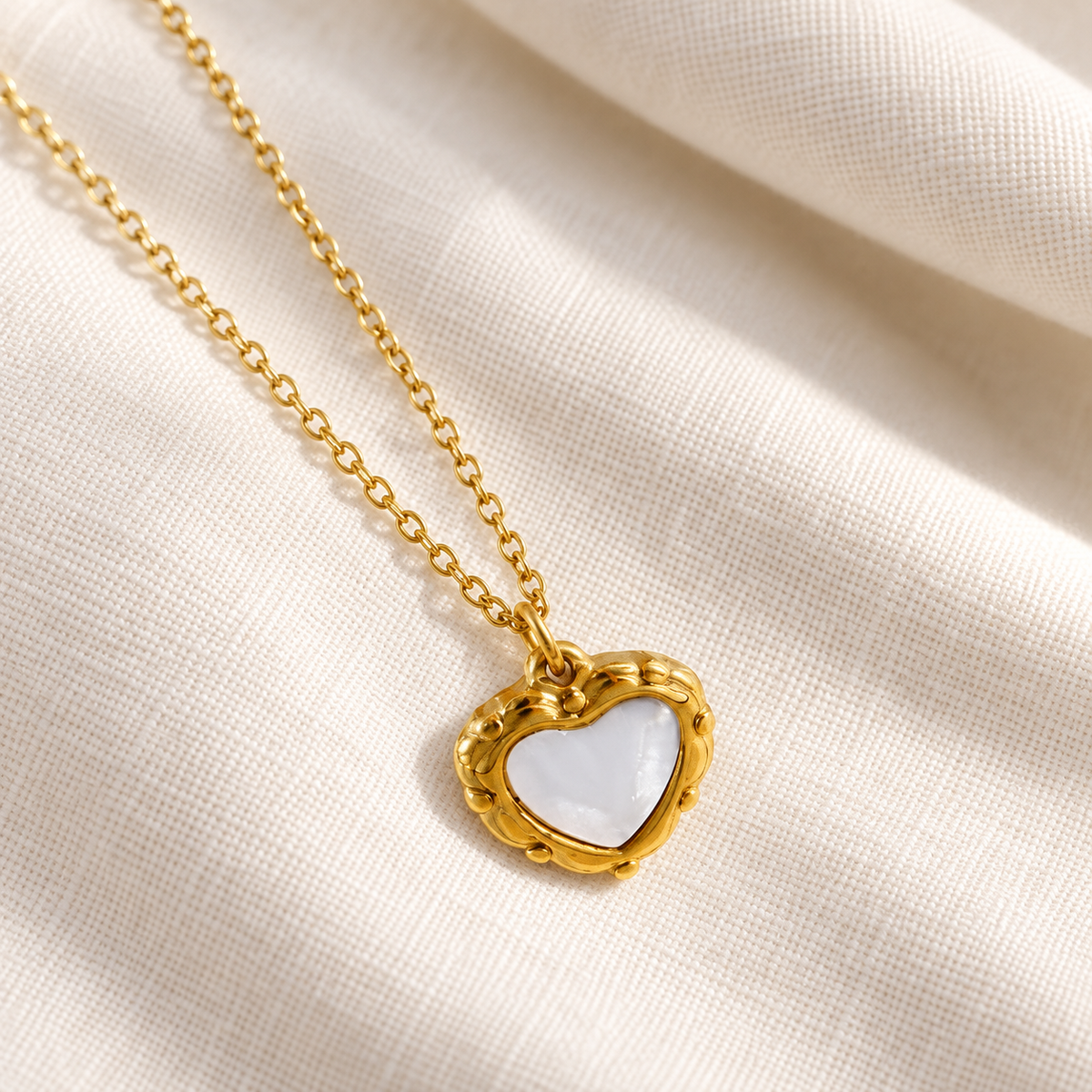 Smara Shell Heart Necklace
