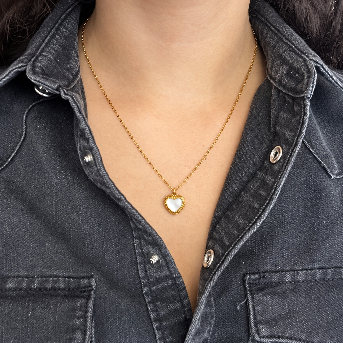 Smara Shell Heart Necklace