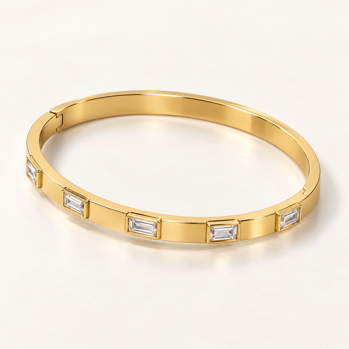 Smara Exclusive cubic zirconia Bangle (White)
