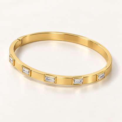 Smara Exclusive cubic zirconia Bangle (White)